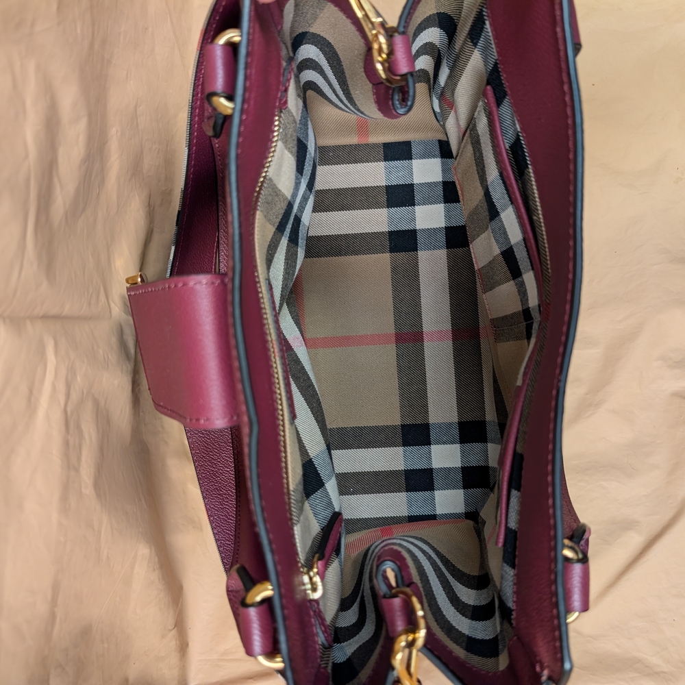 Elegant Burgundy Tote Bag - Picture 5 of 10